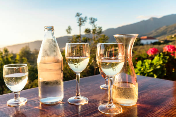 White wine cover water