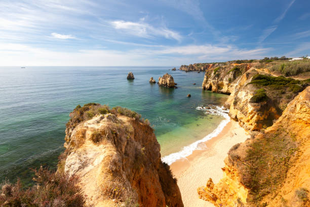 istock Sunny seaside of Algarve 638133140