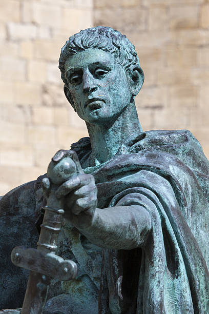 estátua de constantino em york - emperor constantine emperor roman york england - fotografias e filmes do acervo