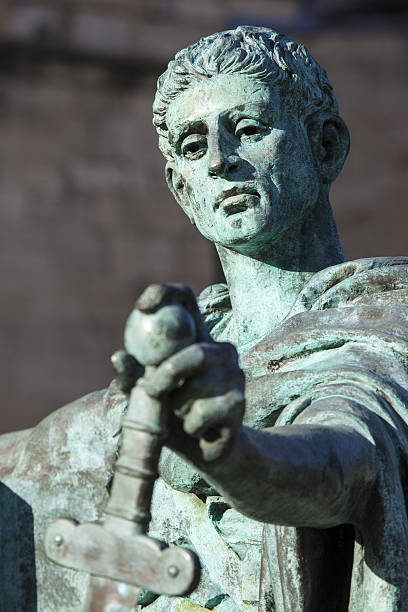 estátua de constantino em york - emperor constantine emperor roman york england - fotografias e filmes do acervo