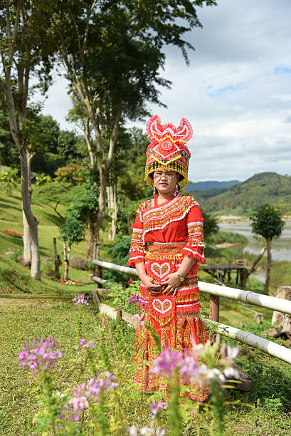 unidentified mong tribe young woman with traditional clothes - povo maew imagens e fotografias de stock