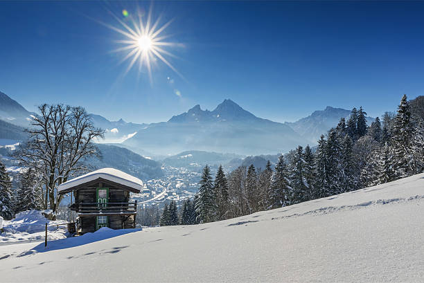 winter wunderland im watzmann-land - oberbayern stock-fotos und bilder