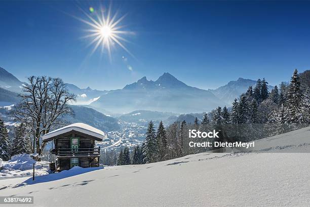 Winter Wunderland Im Watzmannland Stockfoto und mehr Bilder von Winter - Winter, Blockhütte, Oberbayern