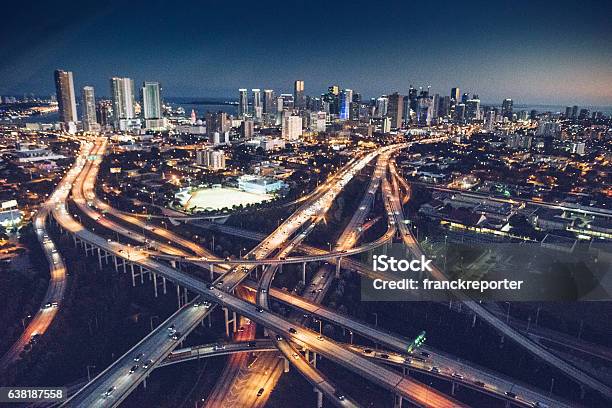 Miami Innenstadt Luftblick In Der Nacht Stockfoto und mehr Bilder von Miami - Miami, Nacht, Stadt