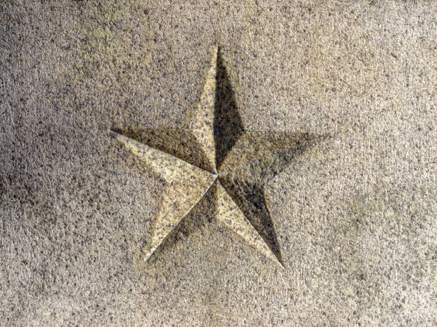 étoile sculptée à 5 branches en granit - 5pointed photos et images de collection