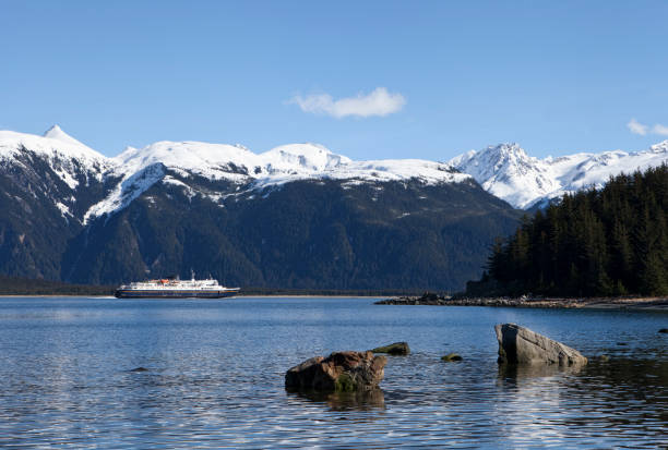 istock Ferry in the Lynn Canal 638203396