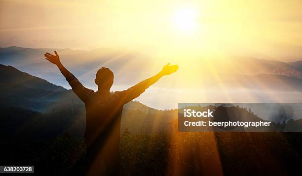 Mann Der Gott Sei Dank Stockfoto und mehr Bilder von Lobpreis - Lobpreis, Applaudieren, Gott