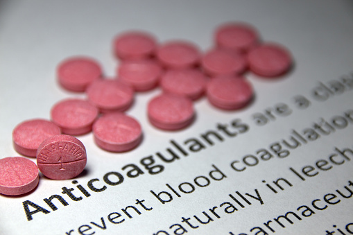 Warfarin (generic name) is an anticoagulant used to prevent the formation of blood clots in the blood vessels and their migration elsewhere in the body.