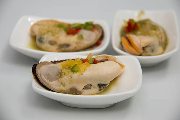 istock Mussel apply spicy sauce  close up 638212220