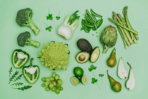 머리 위에서 쏘는 녹색 채소 - asparagus vegetable isolated freshness 뉴스 사진 이미지