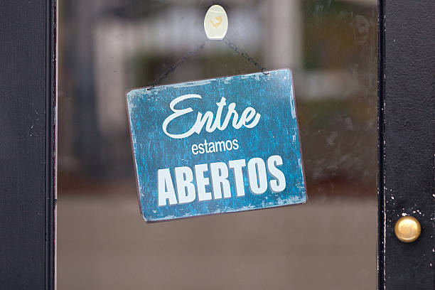 istock Portuguese open sign in a window 638263972