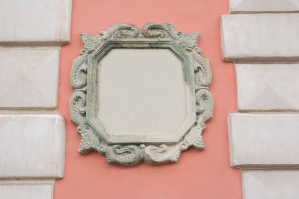 istock Pink wall decorated with stucco and molding. Space for text 638278090