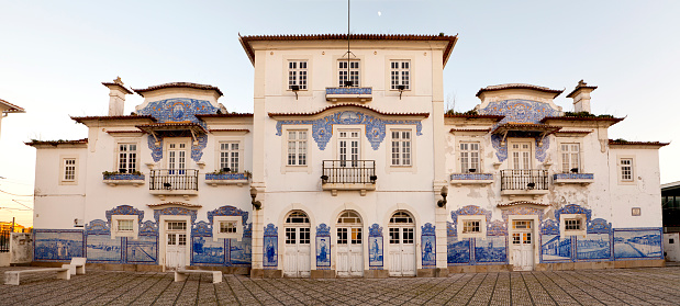 Old Train Station - The Aveiro Train Station is decorated with a set of tiled panels from the Fonte Nova Factory (1916), with regional motifs.