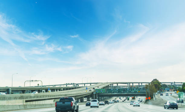 traffic in 110 freeway in los angeles - highway 99 imagens e fotografias de stock