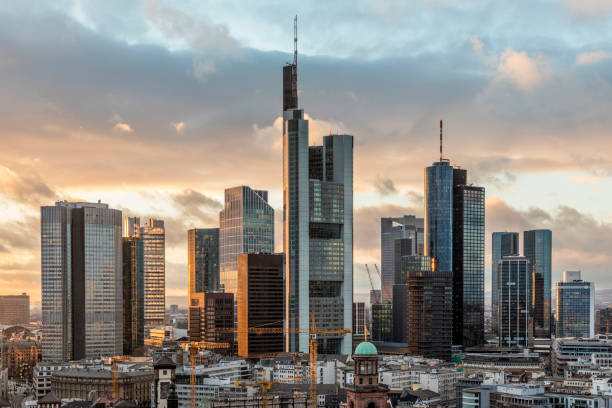 istock skyline of Frankfurt am Main in the evening 638309412