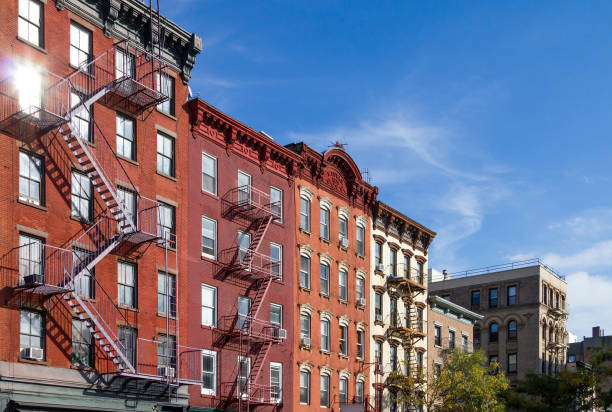 zabytkowe budynki w dzielnicy greenwich village w manhatta - brooklyn brownstone street city zdjęcia i obrazy z banku zdjęć