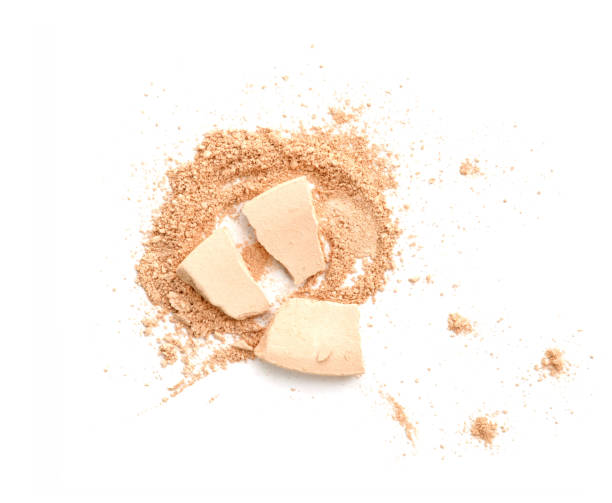 istock Make-up crushed powder isolated on white background 638315234