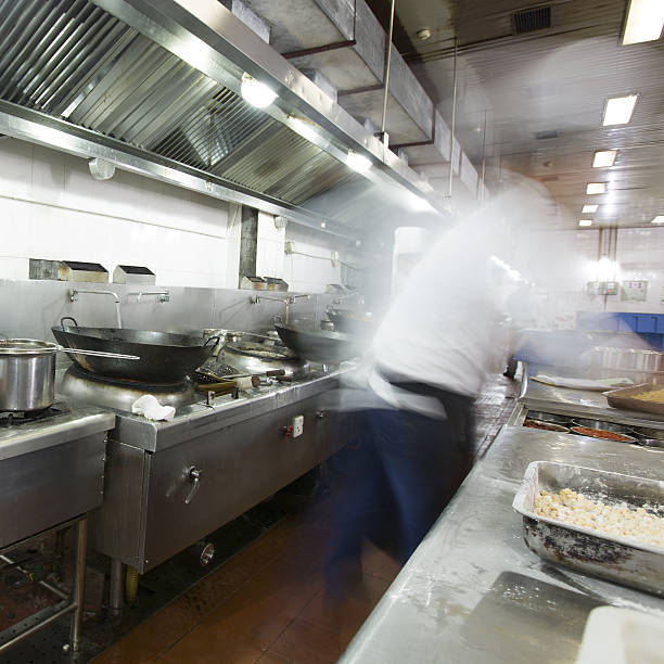 istock Motion chefs of a restaurant kitchen 638316024
