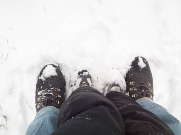 istock Feet in the snow. 638322908