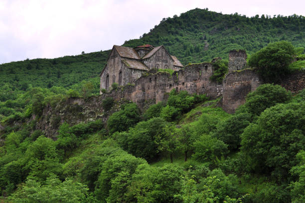 ахтала армянский апостольский церковный монастырь - monkhood стоковые фото и изображения