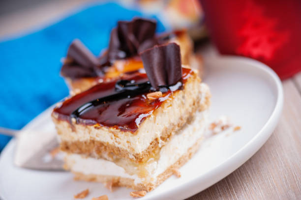 istock Pieces of cake and metal paddle 638347280