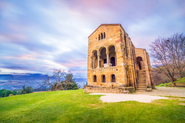 istock Santa Maria del Naranco 638354800