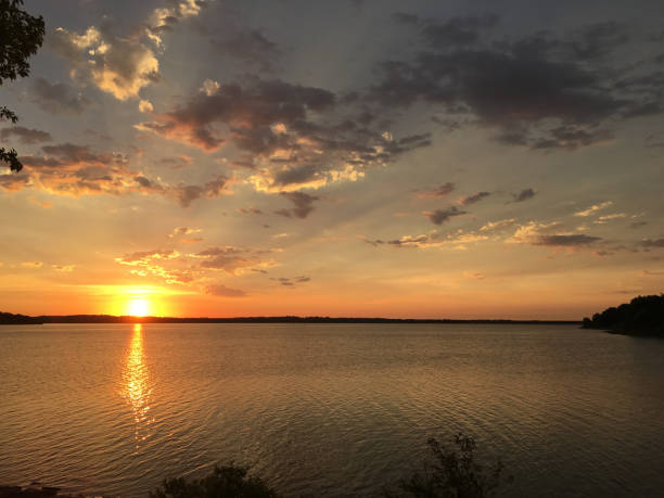 istock Kansas Lake at sunset 638369390