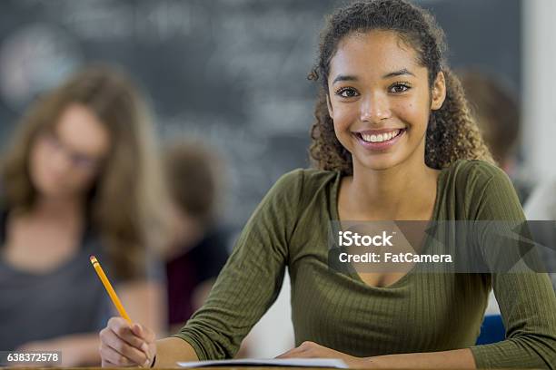 Universität Schüler In Klasse Stockfoto und mehr Bilder von Universitätsstudent - Universitätsstudent, Lernender, Hörsaal