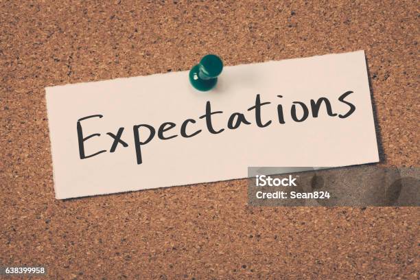Erwartungen Übertreffen Stockfoto und mehr Bilder von Erwartung - Erwartung, Geschäftsleben, Einzelwort