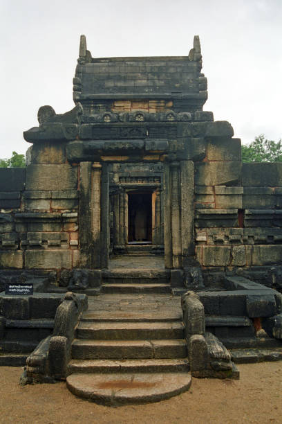istock Singhalese gedige, Nalanda, Sri Lanka 638418130