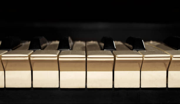 istock The dusty piano keyboard 638452440