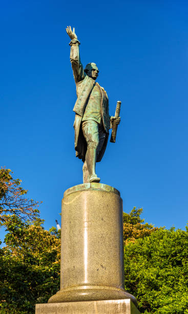 istock Statue of Captain Cook in Hyde park - Sydney 638470420