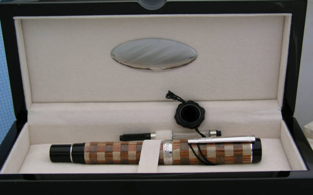 istock Pen with checks design in a box 638479740