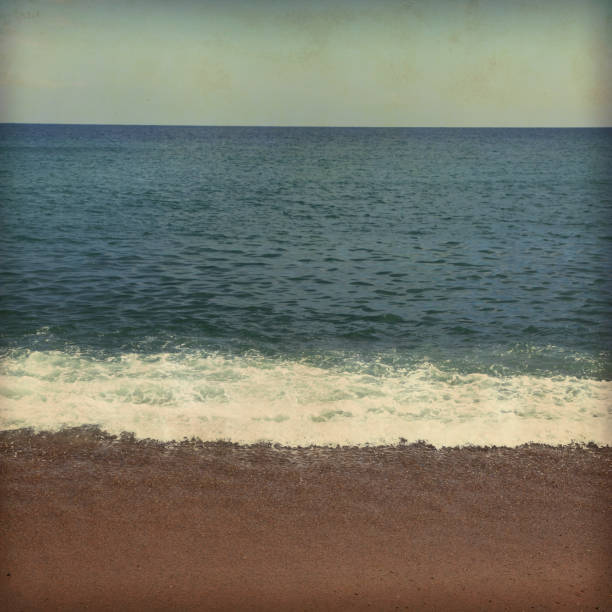 istock Seascape in grunge and retro style. 638485804