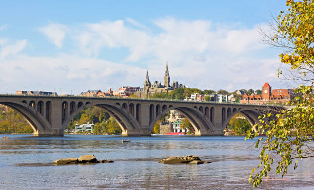 istock Recreational water activities on Potomac River near Key Bridge. 638490872