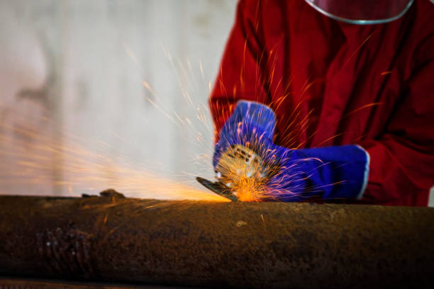 istock Sparking of the Grinding 638509146