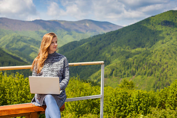 istock Pregnant woman with laptop 638509504