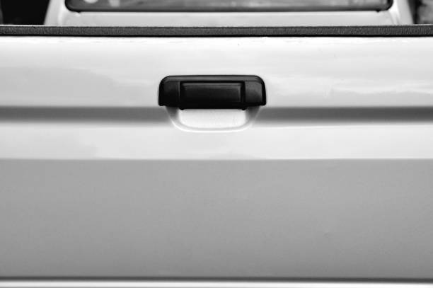 istock Rear tailgate, Outside Old model of black car door handle 638533334