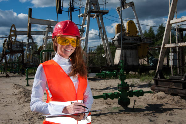 istock Oil and gas industry engineer. 638540168