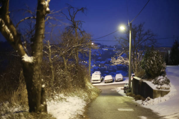 istock Snow on cars 638557052