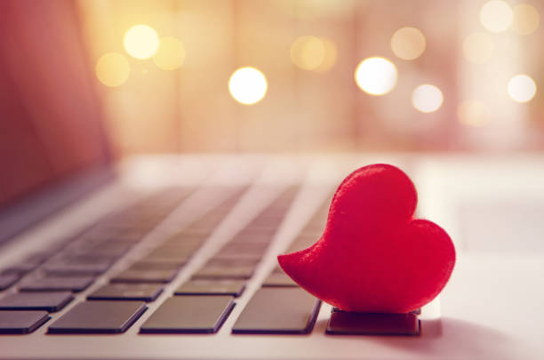 istock Internet dating, Valentines day concept. 638570684