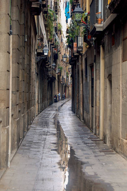 istock Alley - Barcelona 638599468