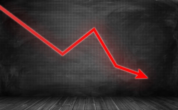 seta vermelha brilhante para baixo no fundo da grade estatística cinza - moving down chart stock market bear market - fotografias e filmes do acervo