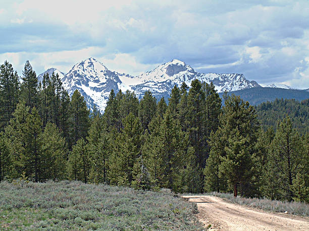 istock Sawtooth Mountains near Stanley, Idaho C 638611362