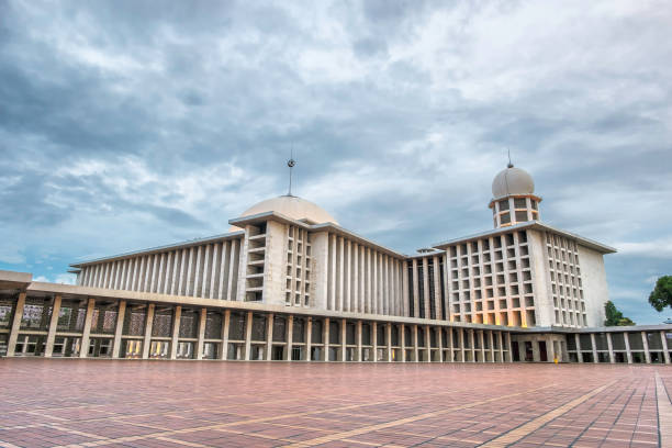 istock Beautiful view of Istiqlal Mosque 638613110