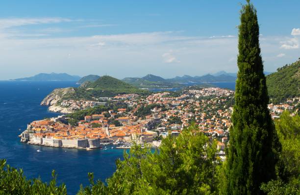 Dubrovnik Croácia abriga bela paisagem - foto de acervo