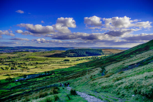 malerische aussicht vom pendle hill - area of outstanding natural beauty stock-fotos und bilder