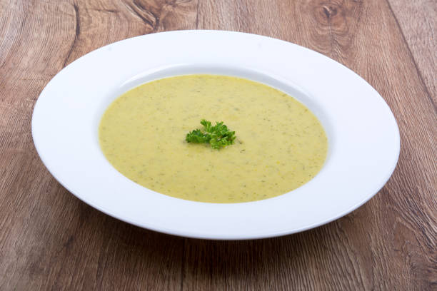 istock Cream of broccoli soup on a plate 638663010