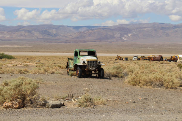 istock Old abandoned truck 638698474