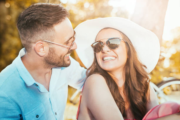 istock Happy couple on a picnic 638700626